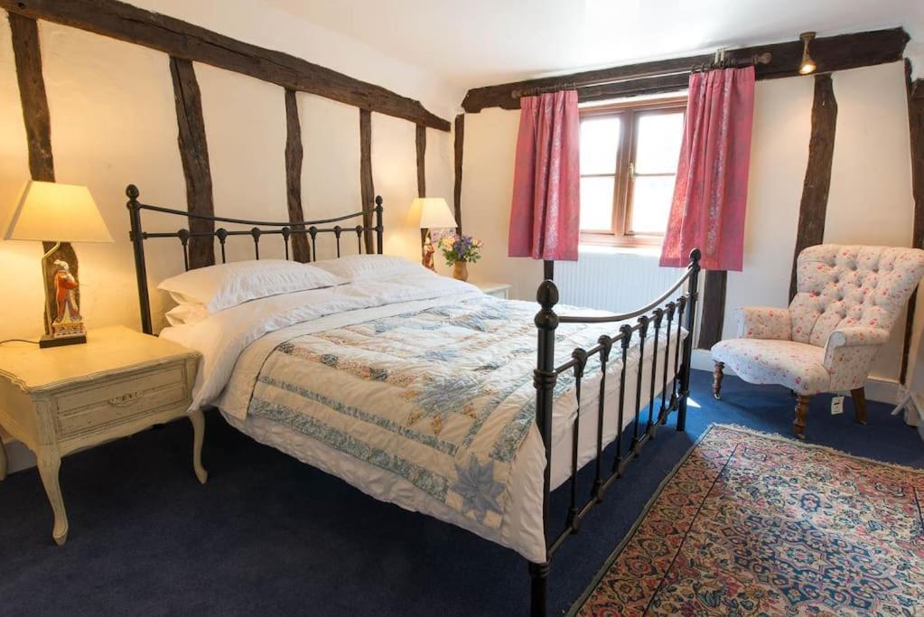 Meddlars A Historic Cottage On The Countryside Edge Of A Vibrant Market Town Hadleigh  Exterior foto